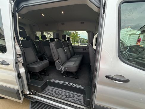 Used 2022 Ford Transit 350 XLT RWD image 6