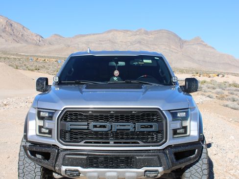 Used 2019 Ford F150 Raptor w/ Equipment Group 801A Mid image 4