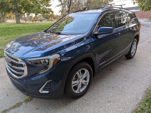 Used 2020 GMC Terrain SLE w/ Driver Convenience Package image 1