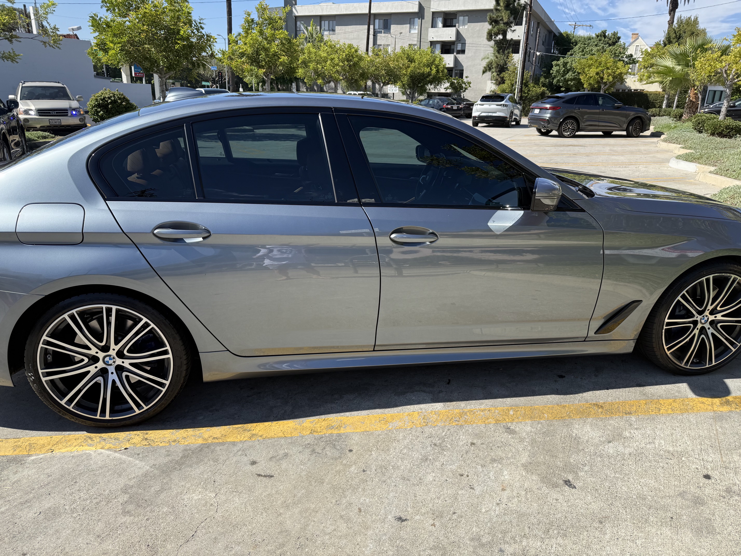 Used 2019 BMW 540i w/ M Sport Package RWD image 8