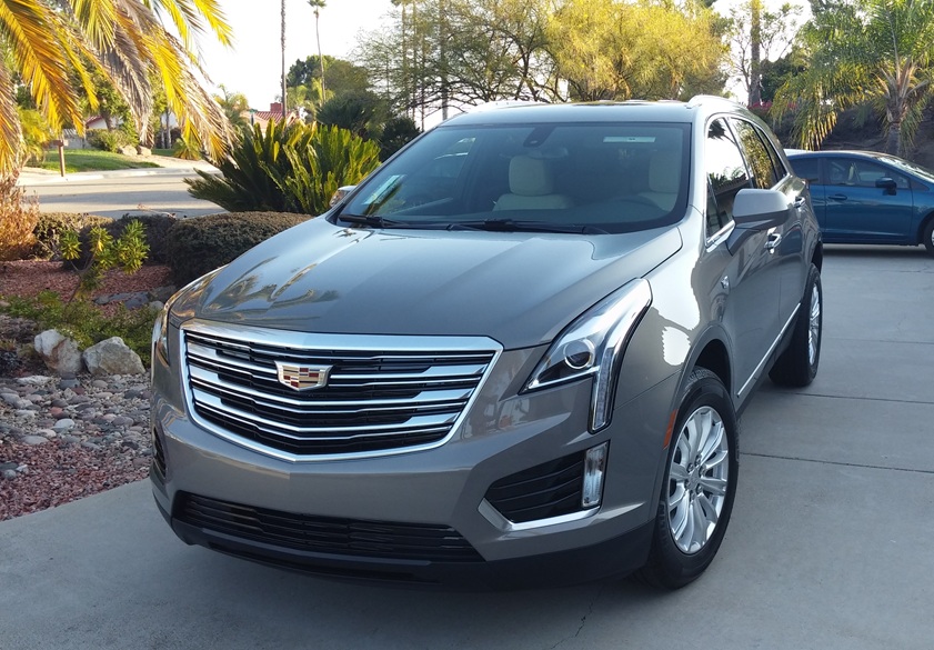 Used 2017 Cadillac XT5 FWD image 1