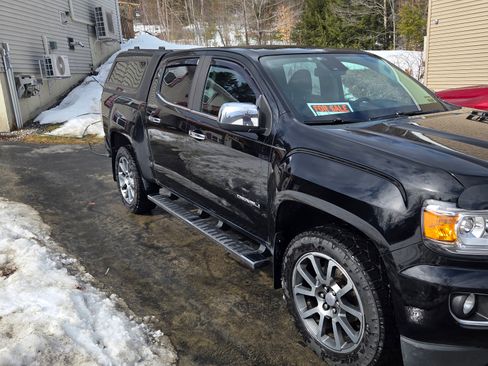 Used 2017 GMC Canyon Denali image 12