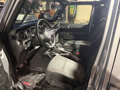 Used 2020 Jeep Wrangler Unlimited Sport image 4