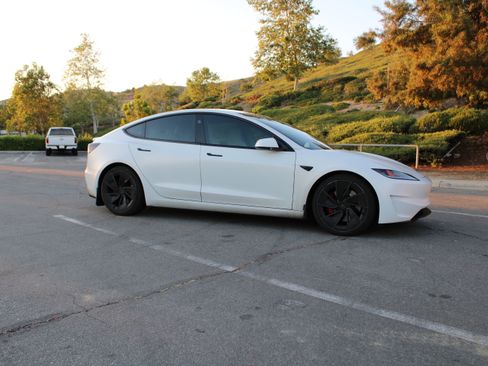 Used 2024 Tesla Model 3 Performance image 9