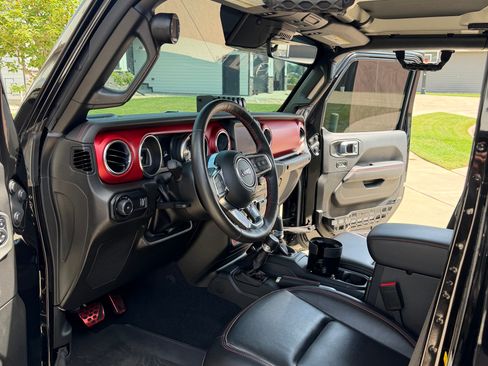 Used 2023 Jeep Wrangler Unlimited Rubicon w/ LED Lighting Group AWD/4WD image 16