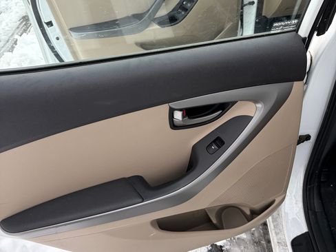 Used 2016 Hyundai Elantra SE image 6