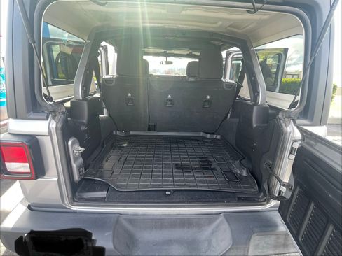 Used 2019 Jeep Wrangler Unlimited Sport S AWD/4WD image 13