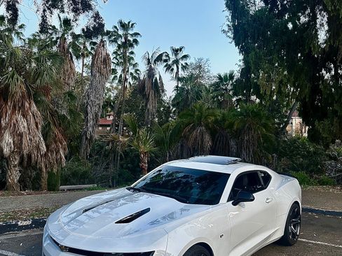 Used 2018 Chevrolet Camaro SS image 10