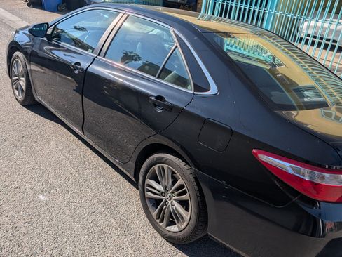 Used 2015 Toyota Camry SE image 6