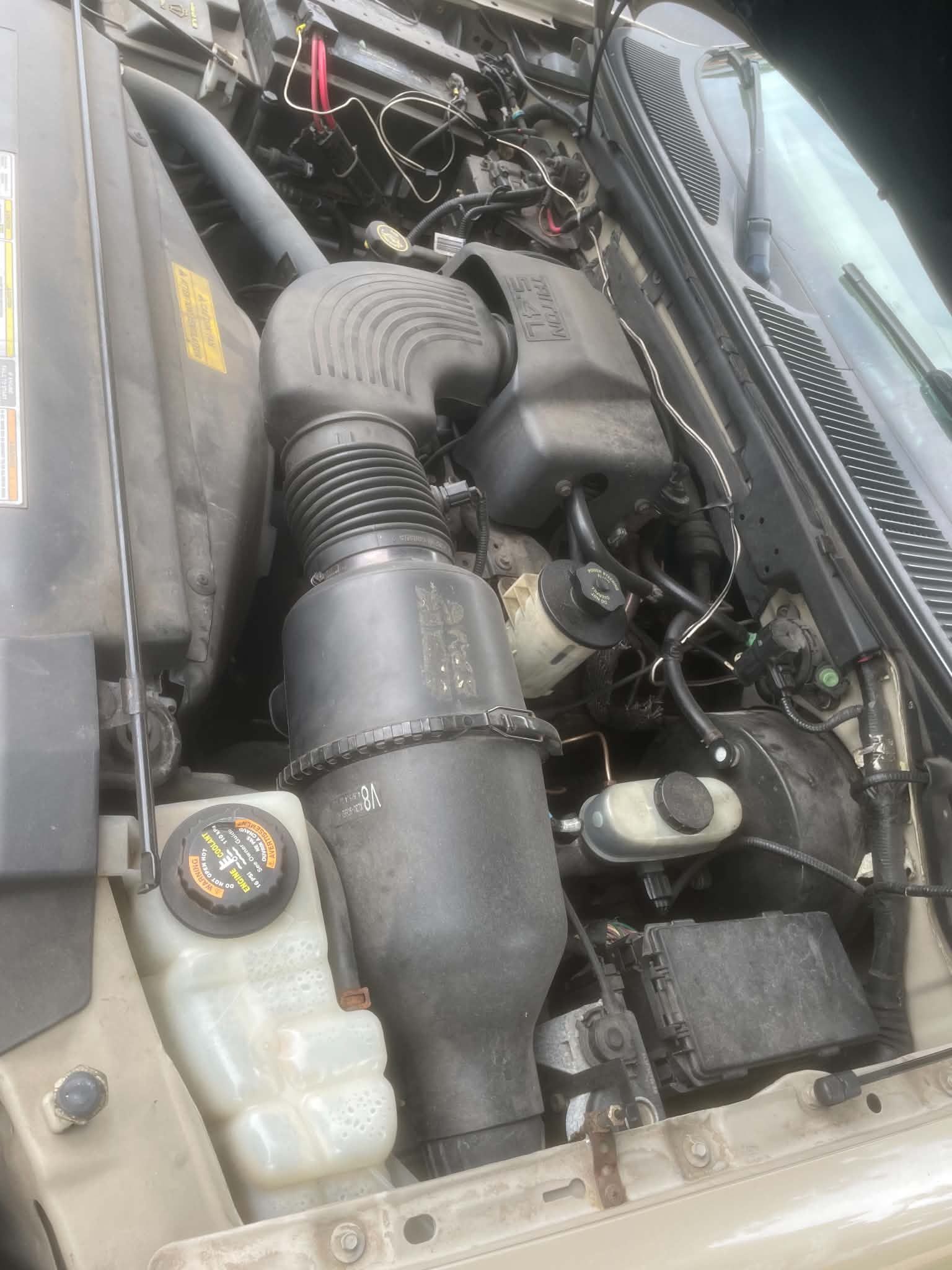 Used 2001 Ford F150 XLT AWD/4WD image 2