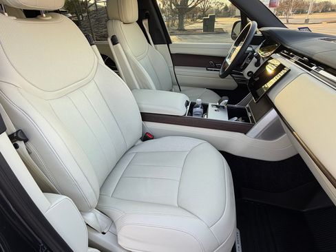 Used 2025 Land Rover Range Rover Long Wheelbase SE image 27