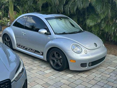 Used 2003 Volkswagen Beetle S image 2