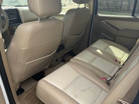 Used 2007 Ford Explorer Eddie Bauer image 6