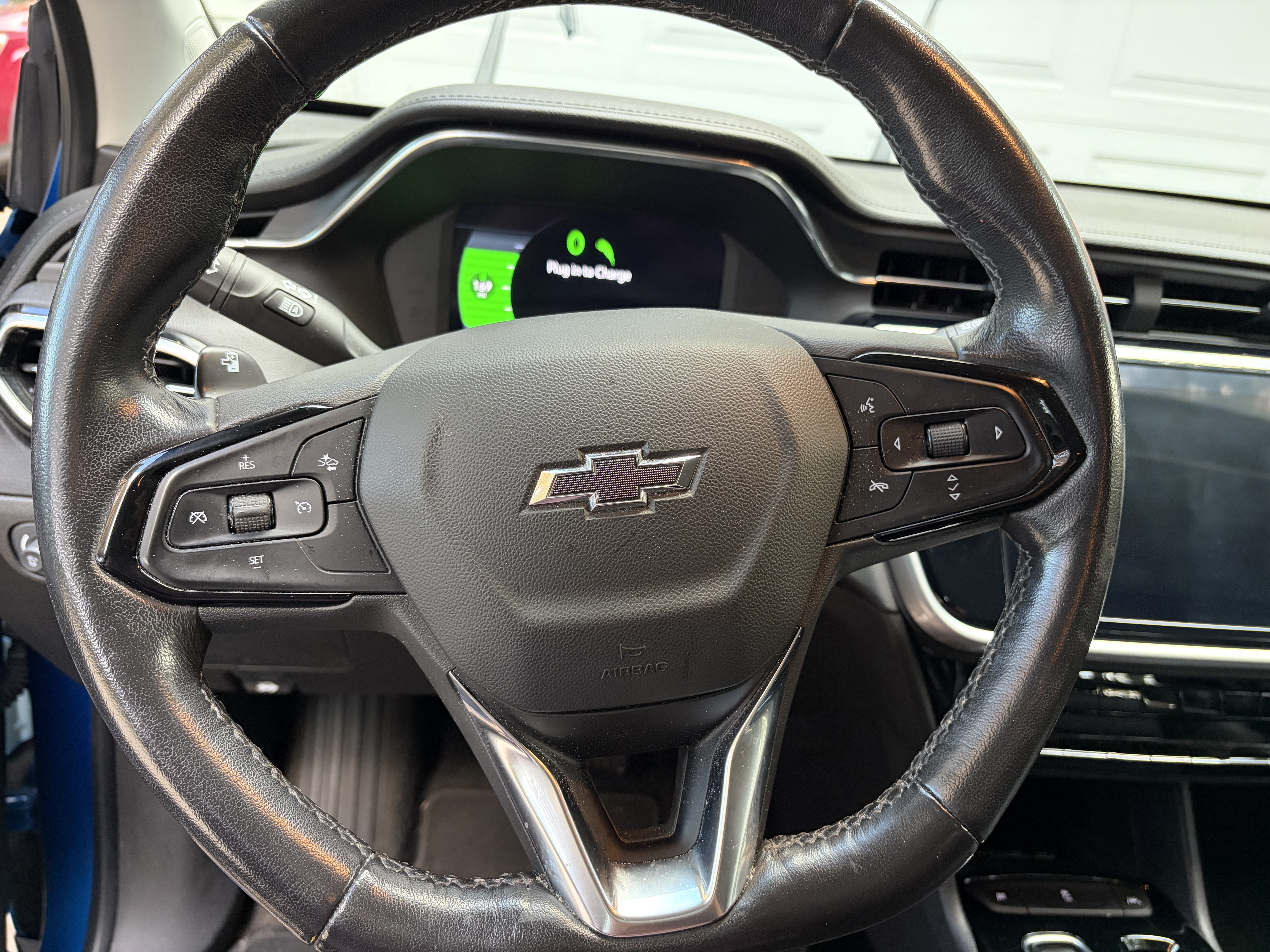 Used 2022 Chevrolet Bolt EUV LT w/ Convenience Package FWD image 13