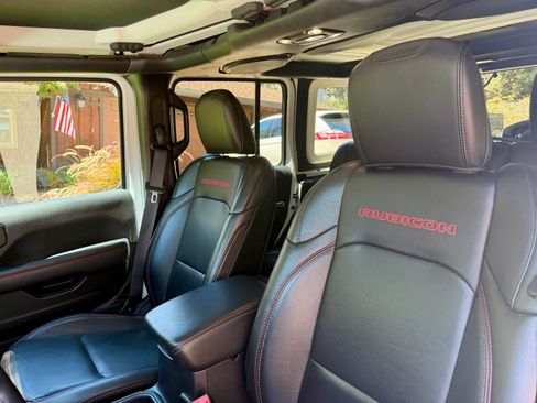 Used 2021 Jeep Wrangler Unlimited Rubicon AWD/4WD image 6