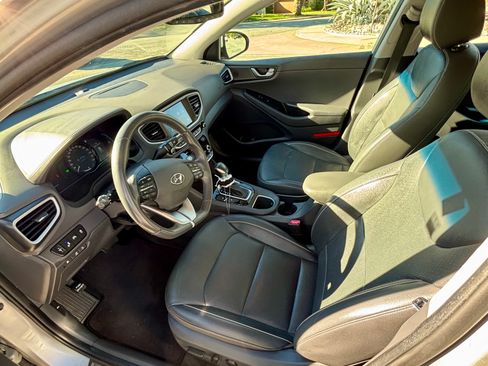 Used 2019 Hyundai Ioniq Limited image 12