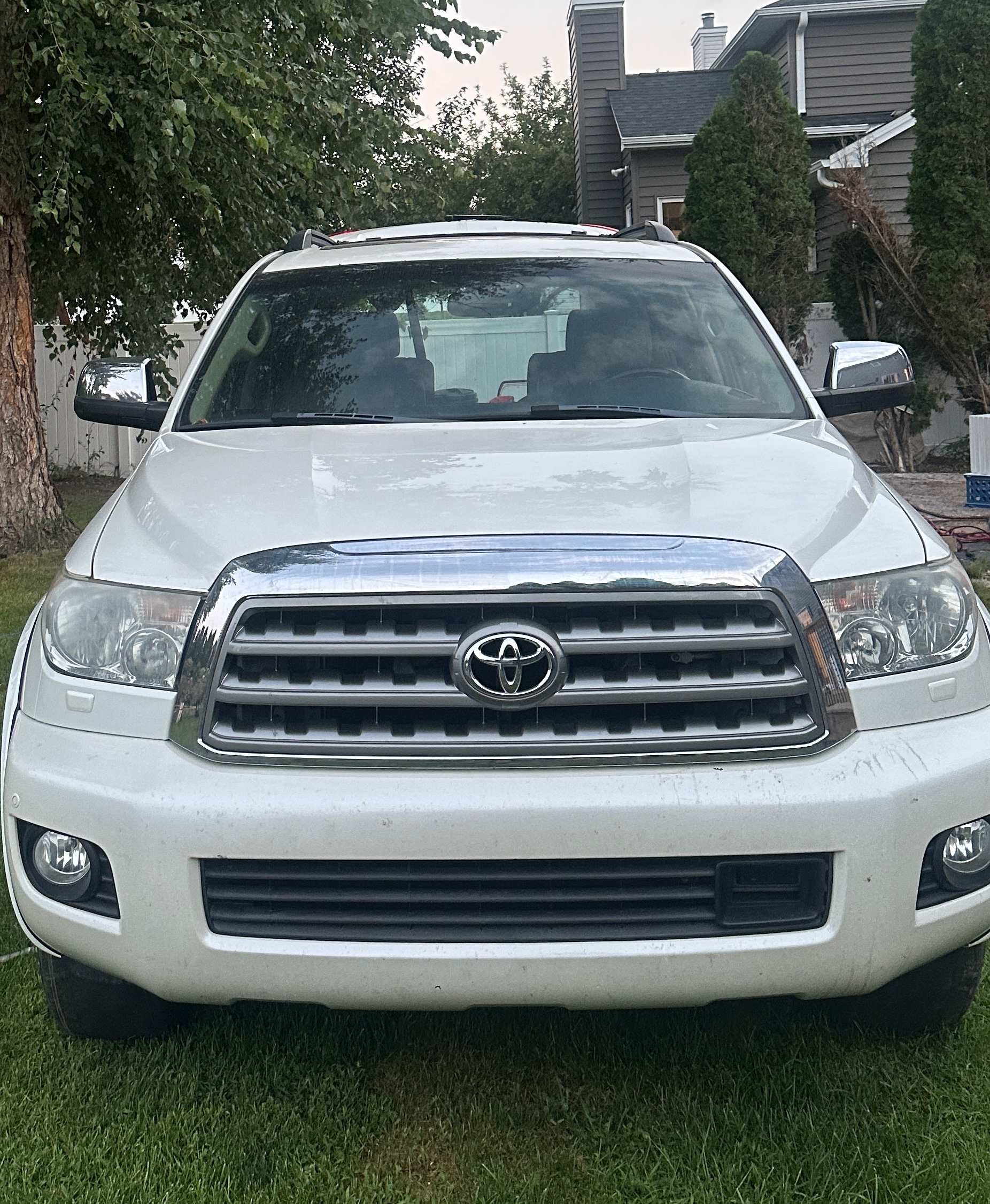 Used 2014 Toyota Sequoia Platinum AWD/4WD image 1