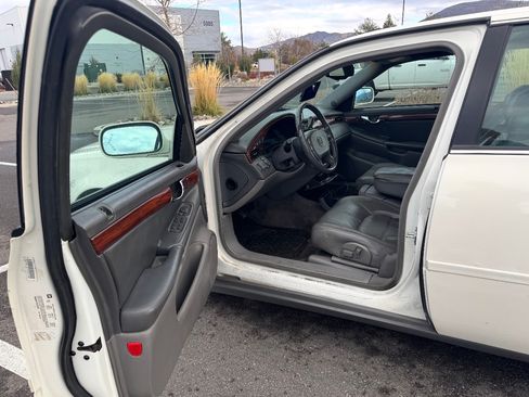 Used 2004 Cadillac De Ville Sedan image 6