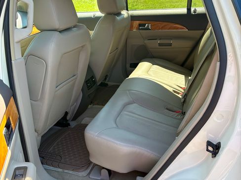Used 2013 Lincoln MKX FWD w/ Wood Pkg image 10
