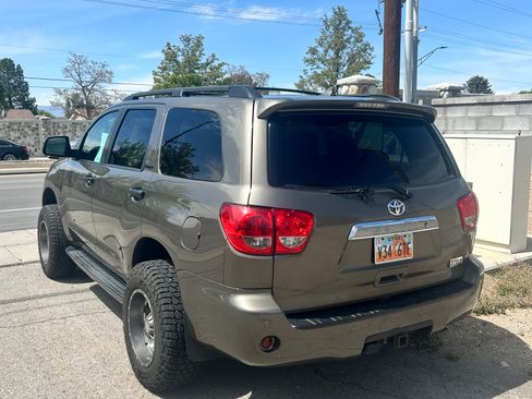 Used 2012 Toyota Sequoia Limited AWD/4WD image 2