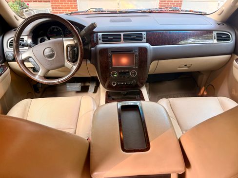 Used 2012 GMC Yukon Denali AWD/4WD image 6