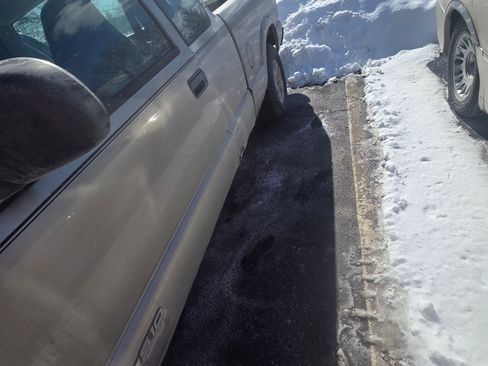 Used 2003 Chevrolet S10 Pickup LS image 2