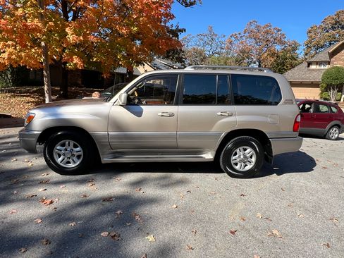 Used 2001 Lexus LX 470 4WD image 1