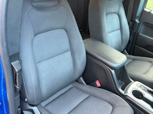 Used 2020 Chevrolet Colorado LT AWD/4WD image 14
