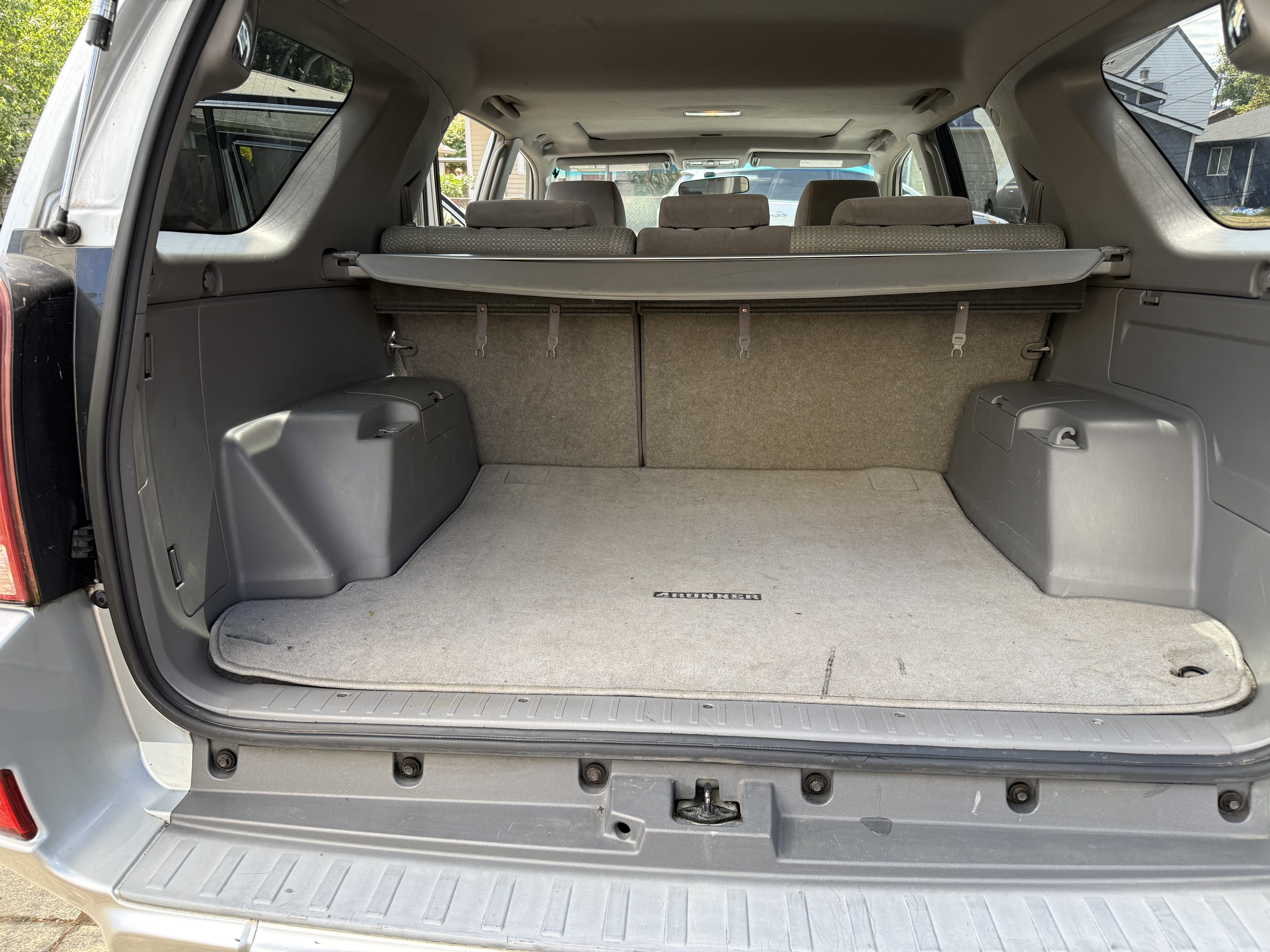 Used 2005 Toyota 4Runner SR5 AWD/4WD image 30