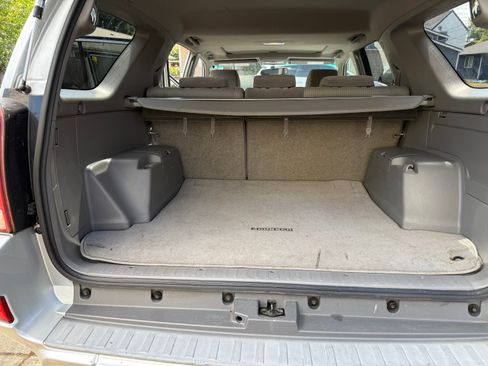 Used 2005 Toyota 4Runner SR5 AWD/4WD image 30