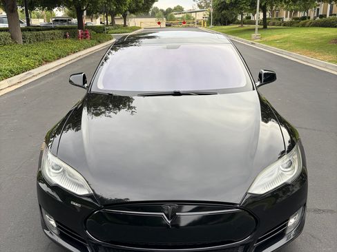 Used 2013 Tesla Model S Performance image 2