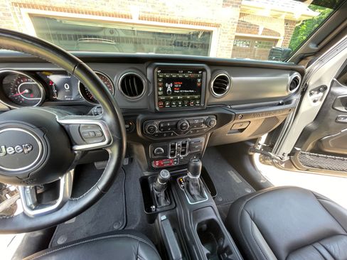 Used 2021 Jeep Wrangler Unlimited Rubicon image 4