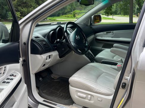 Used 2005 Lexus RX 330 AWD w/ Premium Plus Pkg image 12