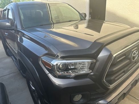 Used 2016 Toyota Tacoma SR5 w/ SR5 Appearance Package (SN) RWD image 9