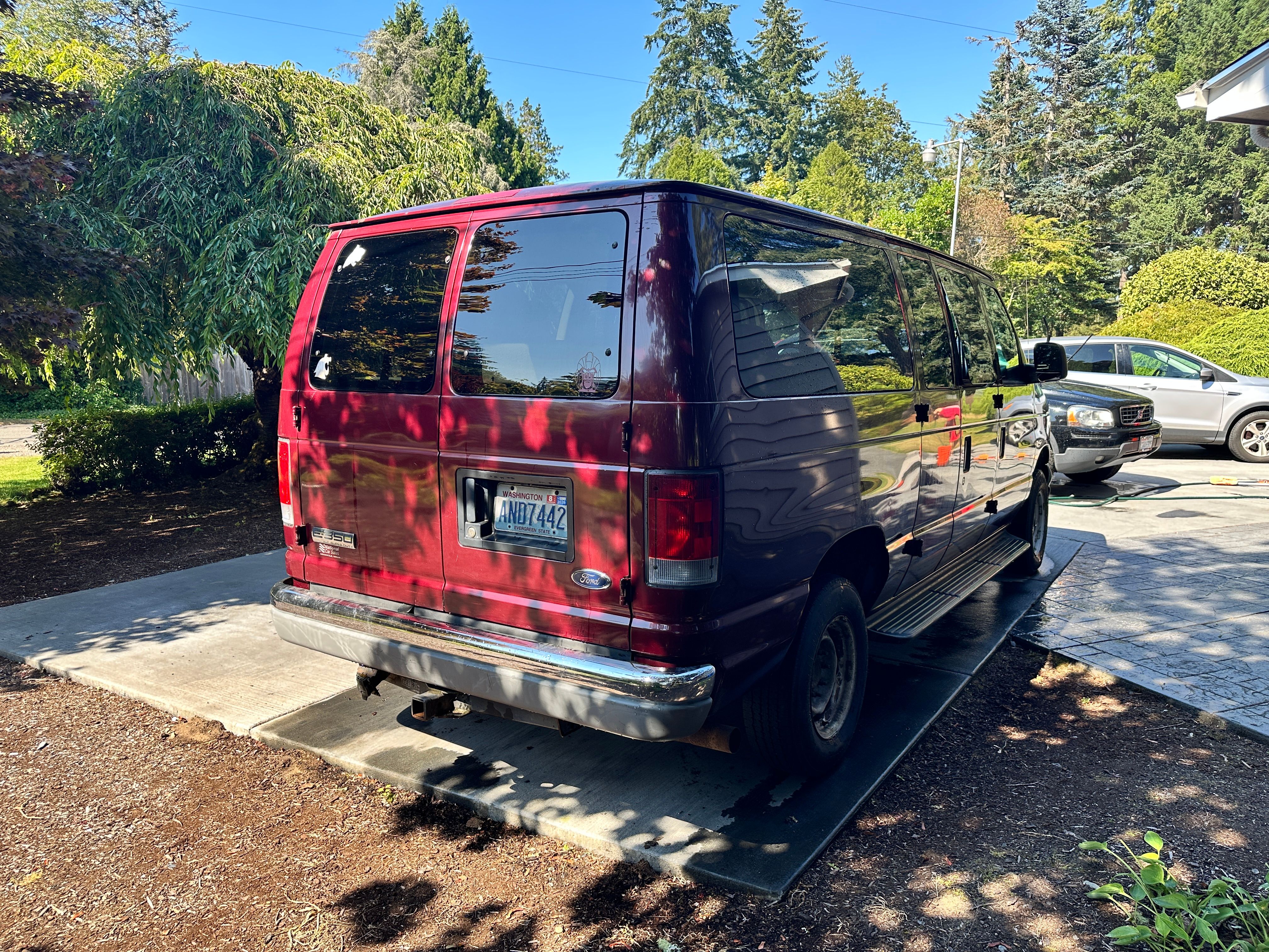 Used 2006 Ford E-350 and Econoline 350 XL RWD image 2