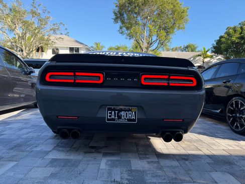 Used 2023 Dodge Challenger R/T w/ Plus Package image 9