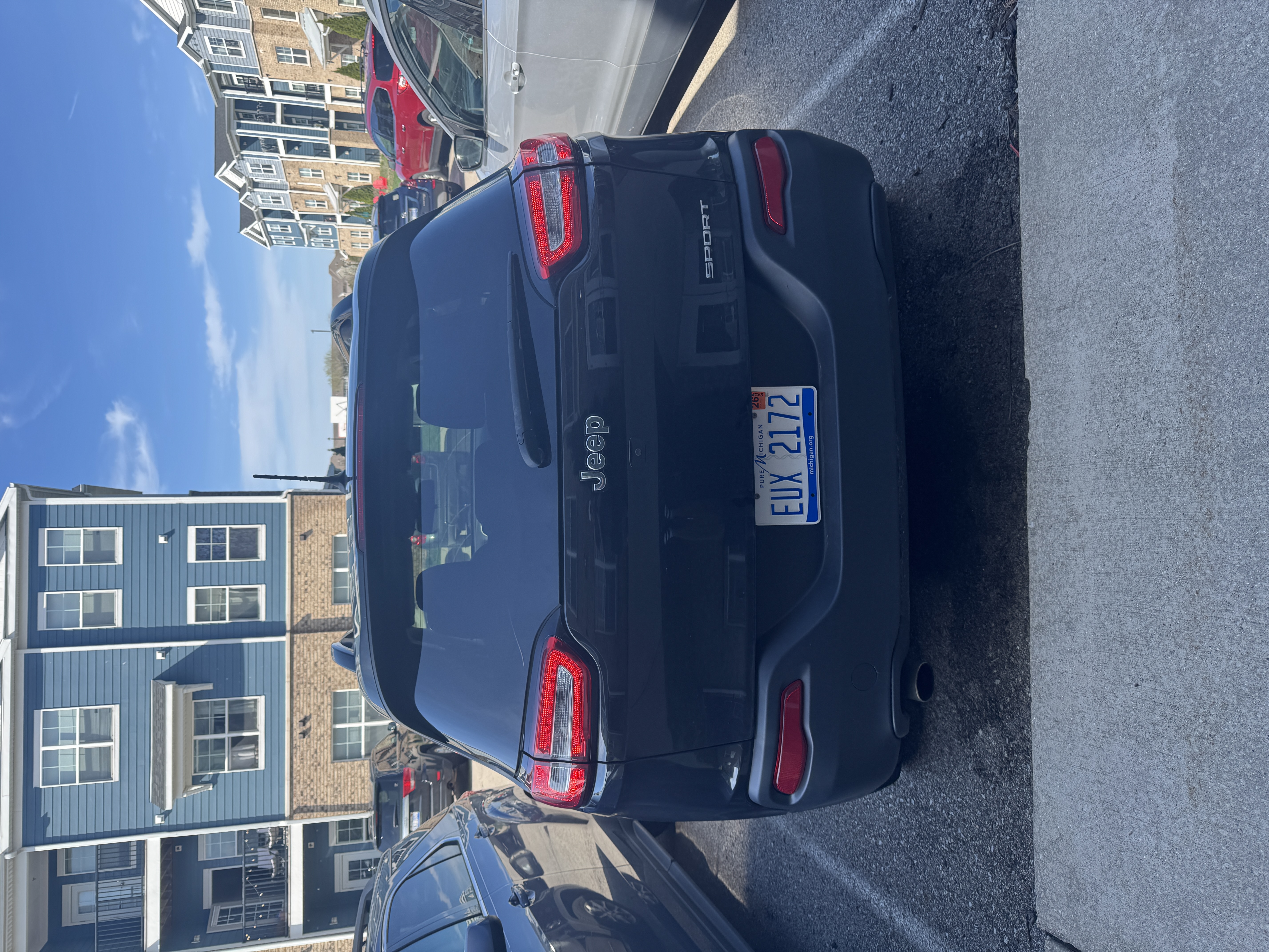 Used 2016 Jeep Cherokee Sport FWD image 10