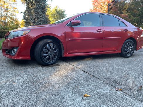 Used 2012 Toyota Camry SE image 19