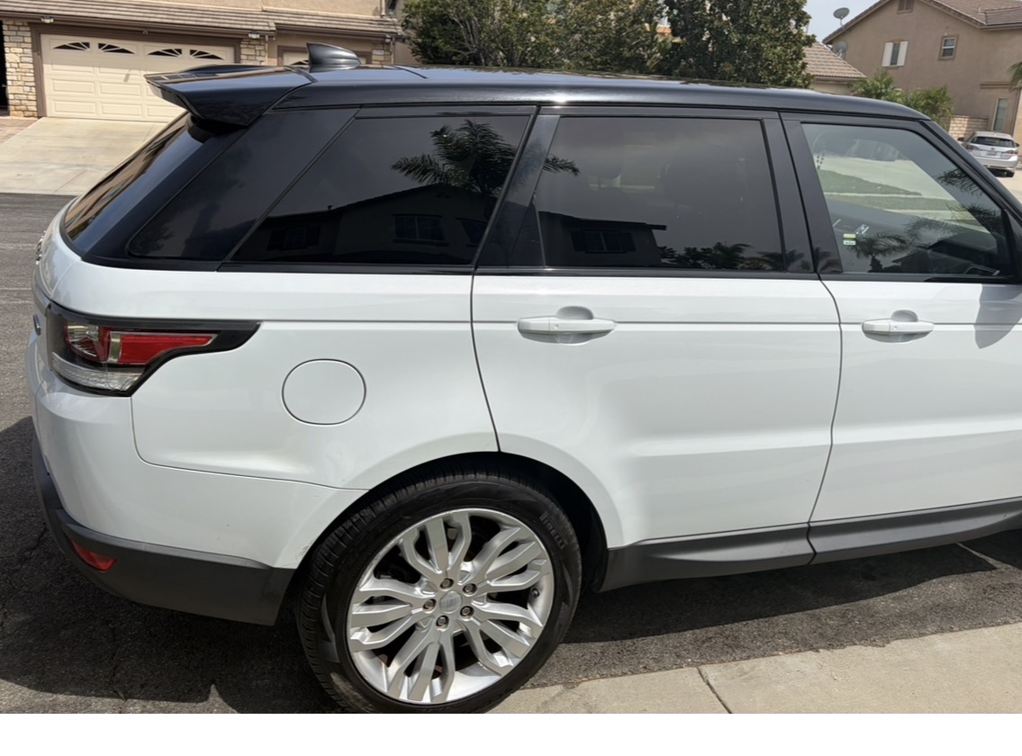Used 2017 Land Rover Range Rover Sport SE AWD/4WD image 11