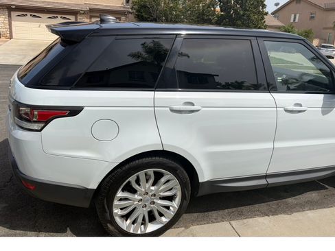 Used 2017 Land Rover Range Rover Sport SE AWD/4WD image 11
