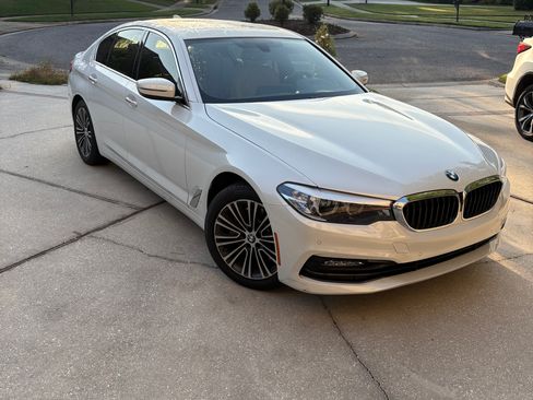 Used 2018 BMW 530i w/ Premium Package image 9