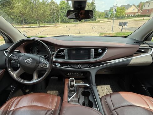 Used 2018 Buick Enclave Avenir w/ Avenir Technology Package AWD/4WD image 16