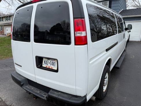 Used 2022 Chevrolet Express 3500 LS image 6