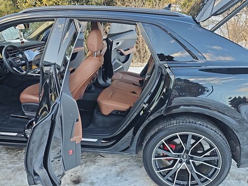 Used 2023 Audi Q8 Premium Plus w/ Premium Plus Package image 10