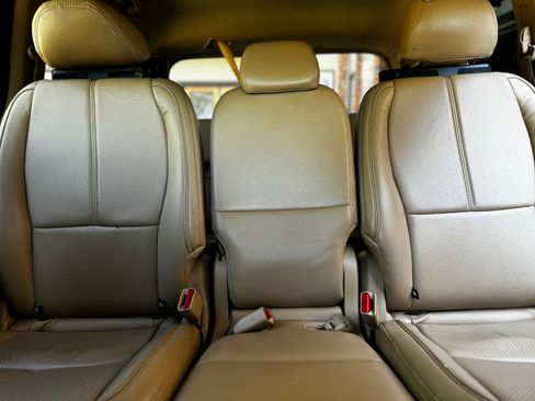 Used 2016 Kia Sedona LX w/ LX Convenience Package FWD image 17