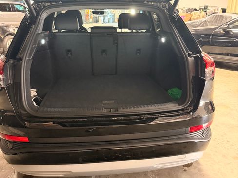 Used 2022 Audi Q4 e-tron Premium image 4