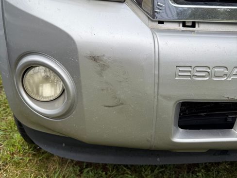 Used 2012 Ford Escape XLT image 2