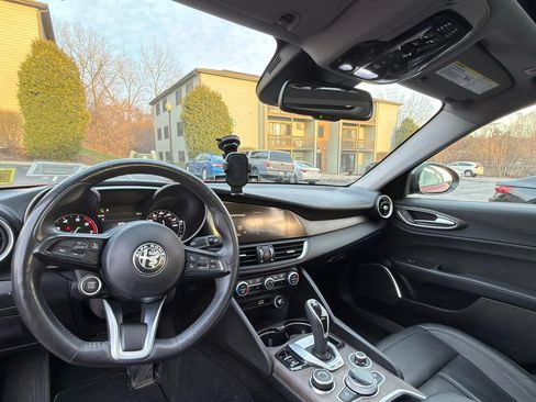 Used 2020 Alfa Romeo Giulia Ti w/ Nero Edizione image 15