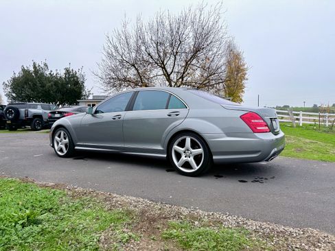Used 2011 Mercedes-Benz S 550 image 11