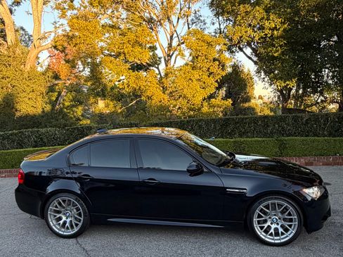 Used 2010 BMW M3 Sedan image 2
